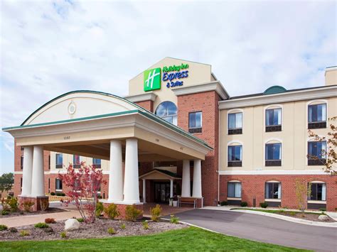 hotels in howell